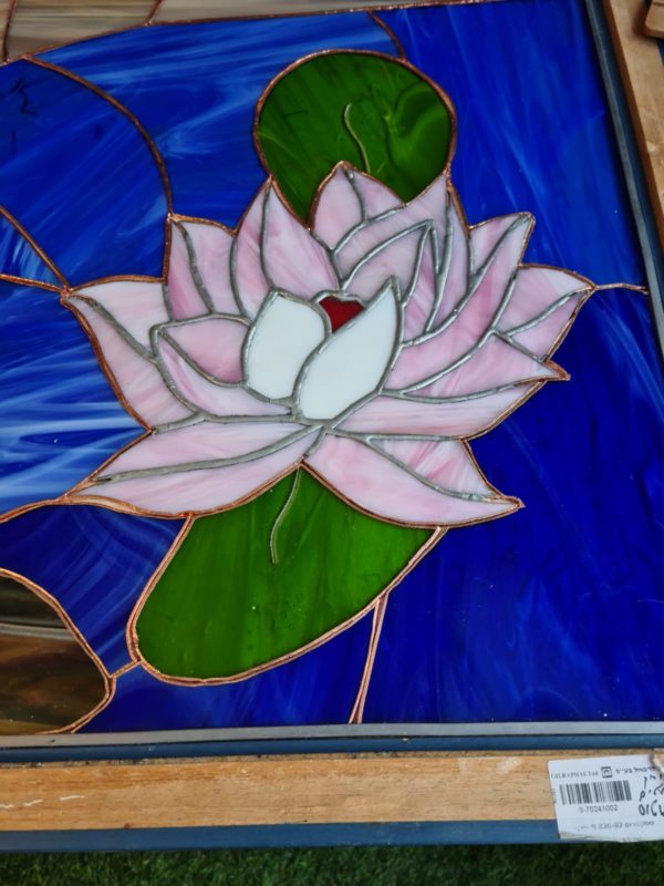תמונת ויטראז' בזכוכית - פרח הלוטוס